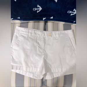 Vineyard Vines white shorts